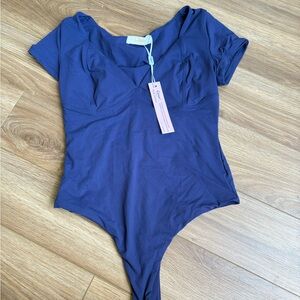 NWT Qinsen VNeck Bodysuit Slimming Stretch Tummy Control Preppy Classic Casual‎